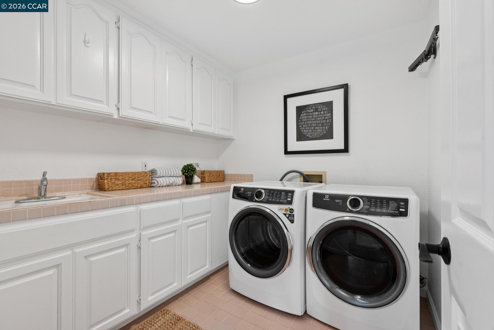 1715 Alhambra Ln
