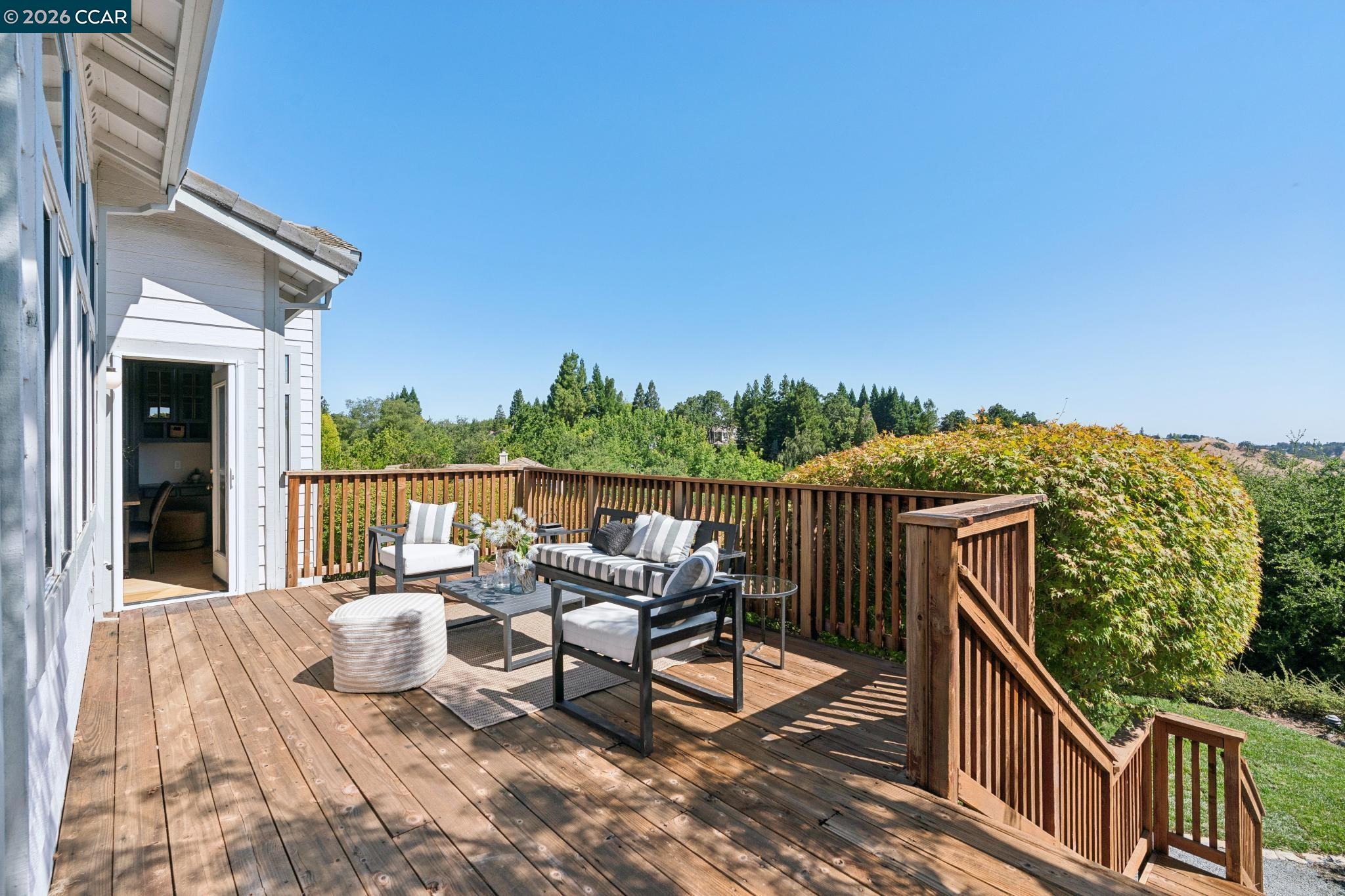 905 Dana Highlands Ct