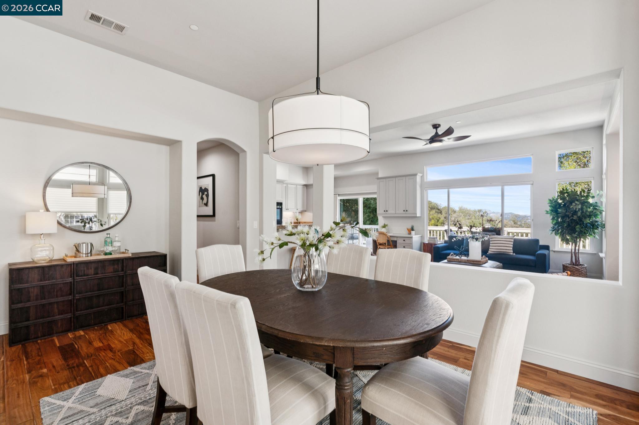 6512 Horsemans Canyon