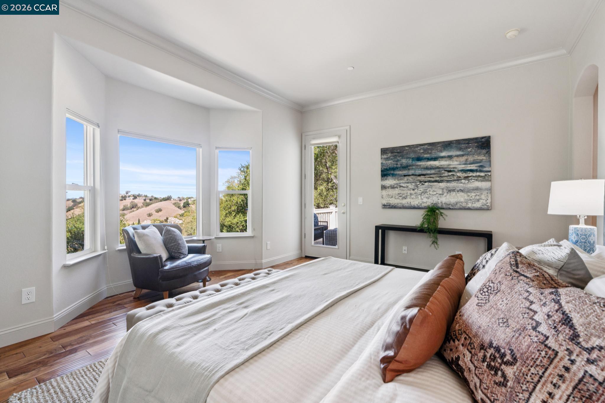 6512 Horsemans Canyon
