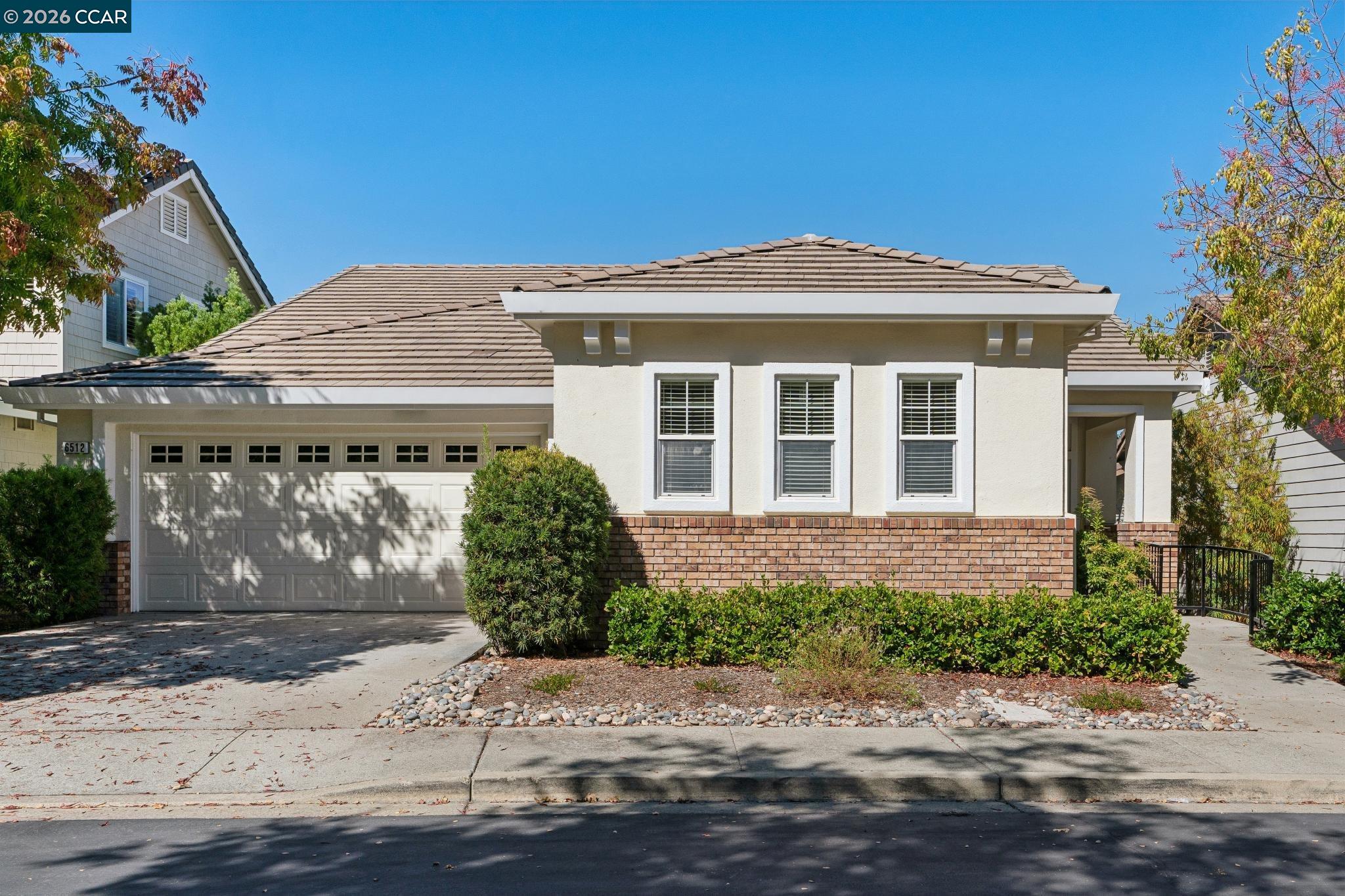 6512 Horsemans Canyon