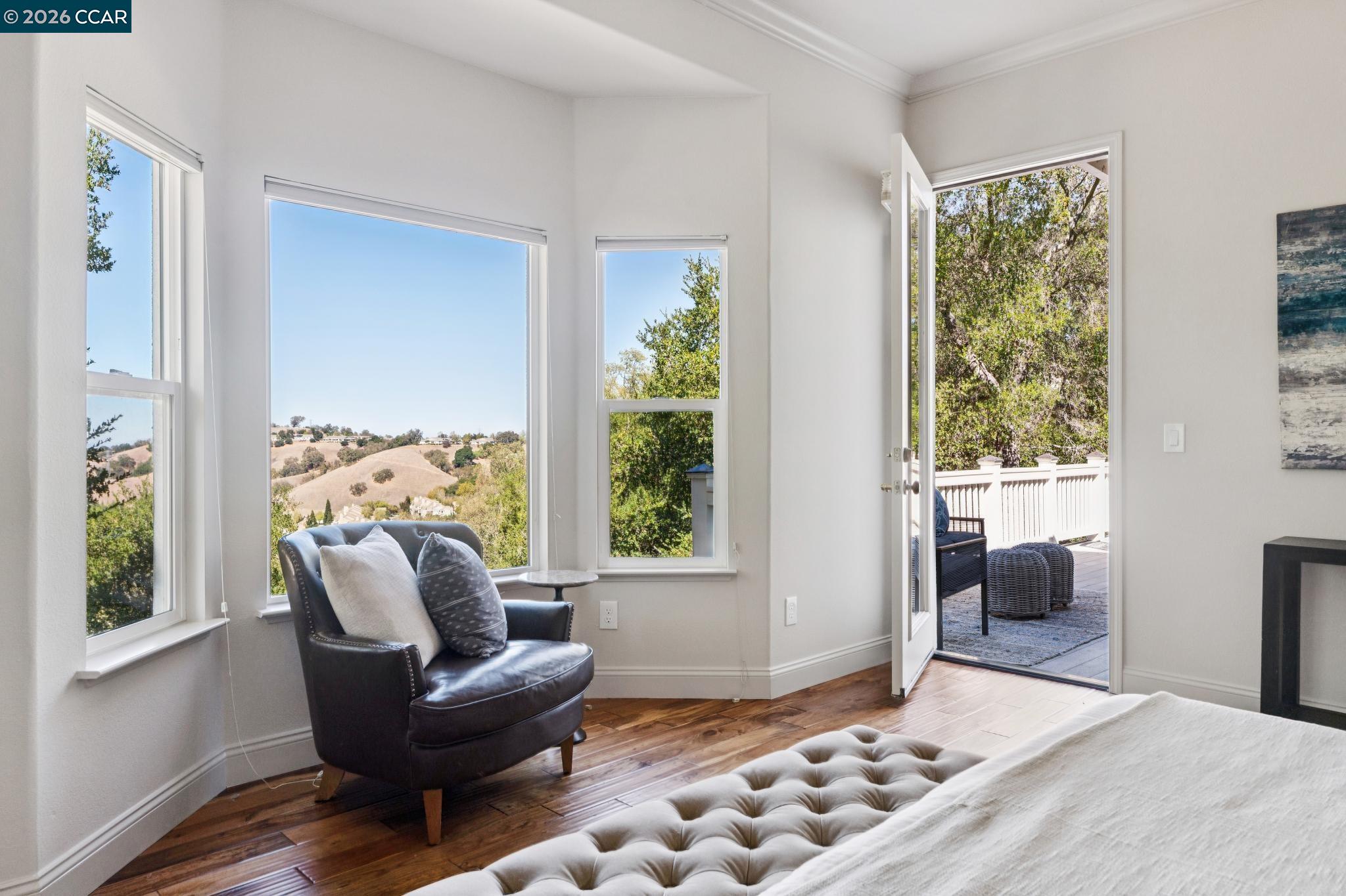 6512 Horsemans Canyon