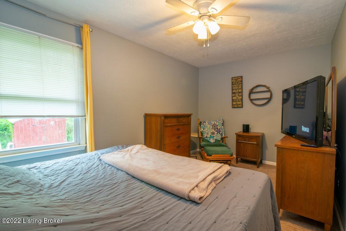 433 Dogwood Dr