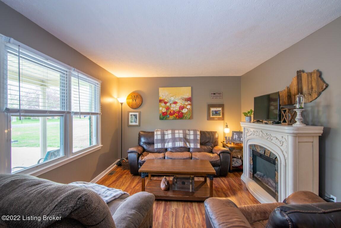 433 Dogwood Dr