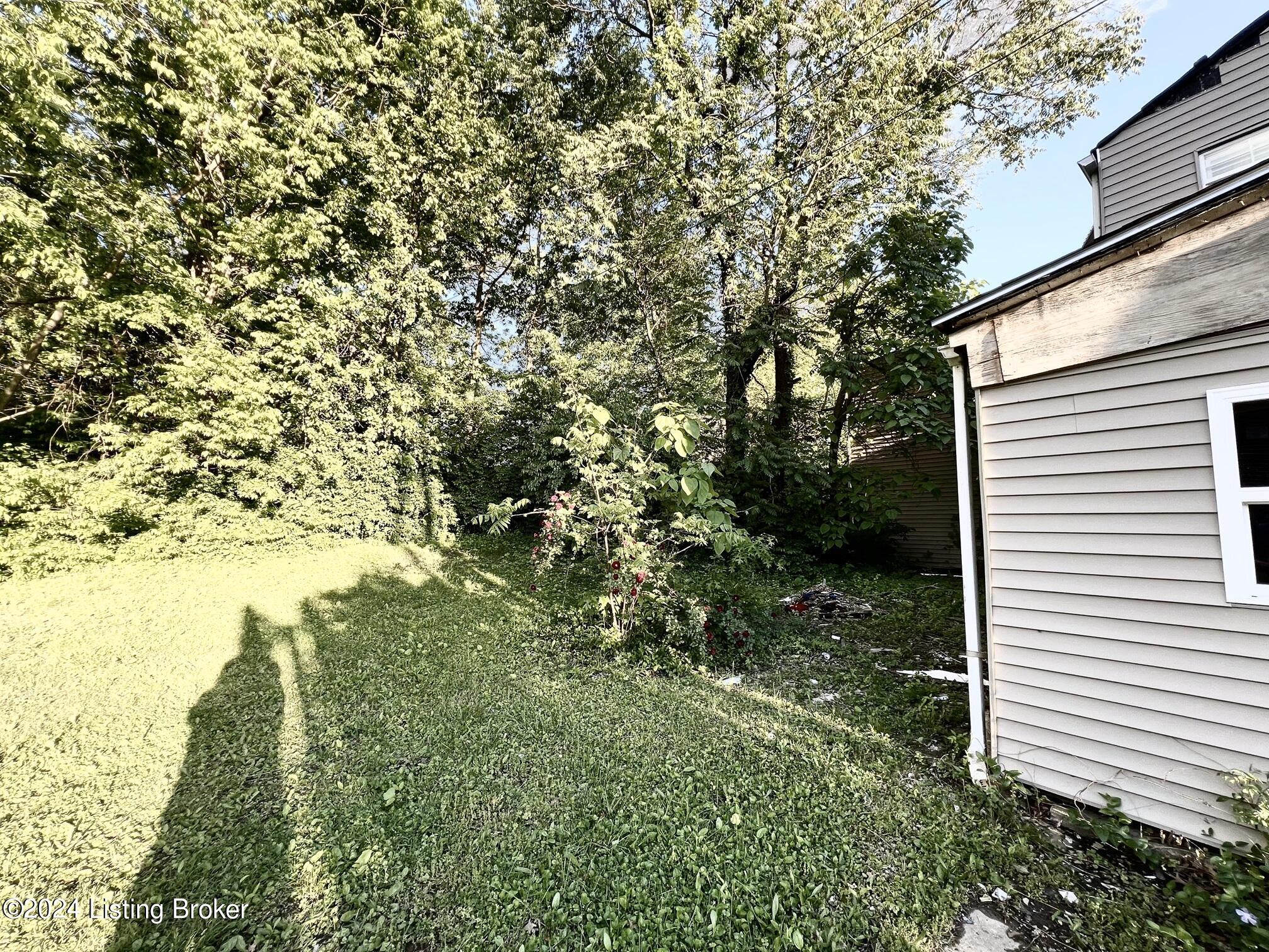 1023 S 28th St