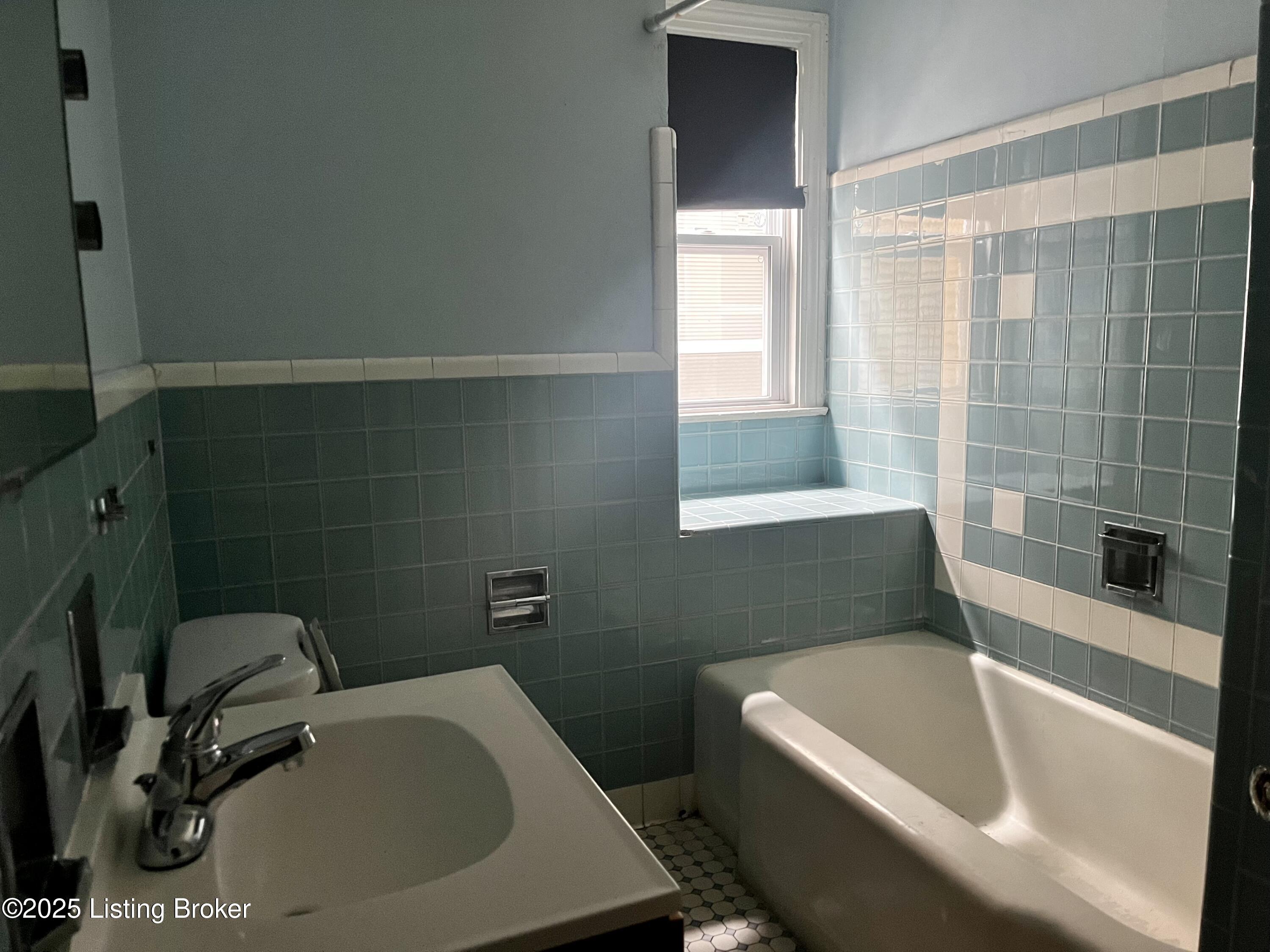 4145 W Market St, Louisville