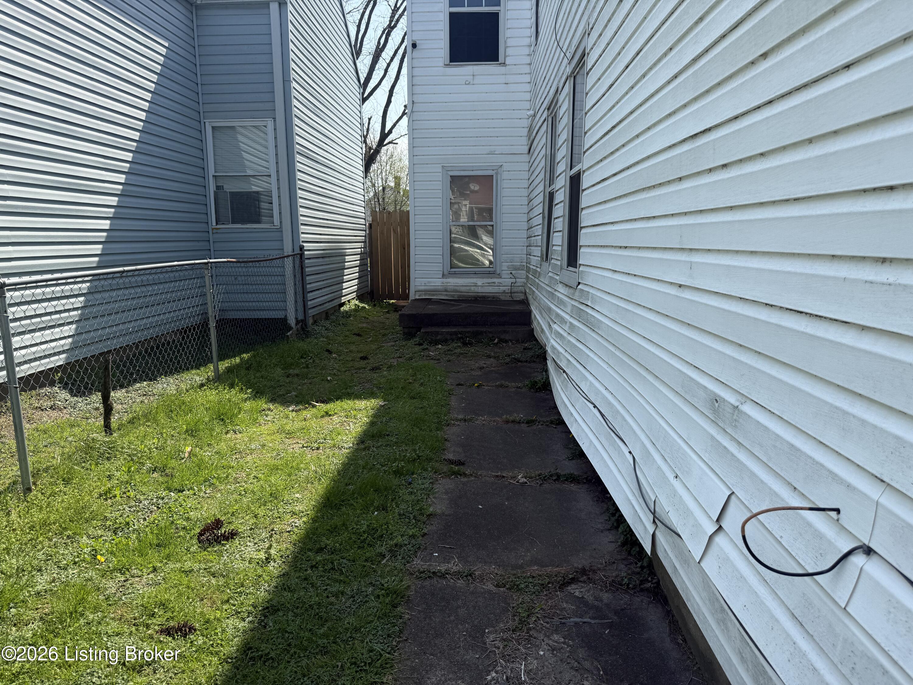 2314 Rowan St