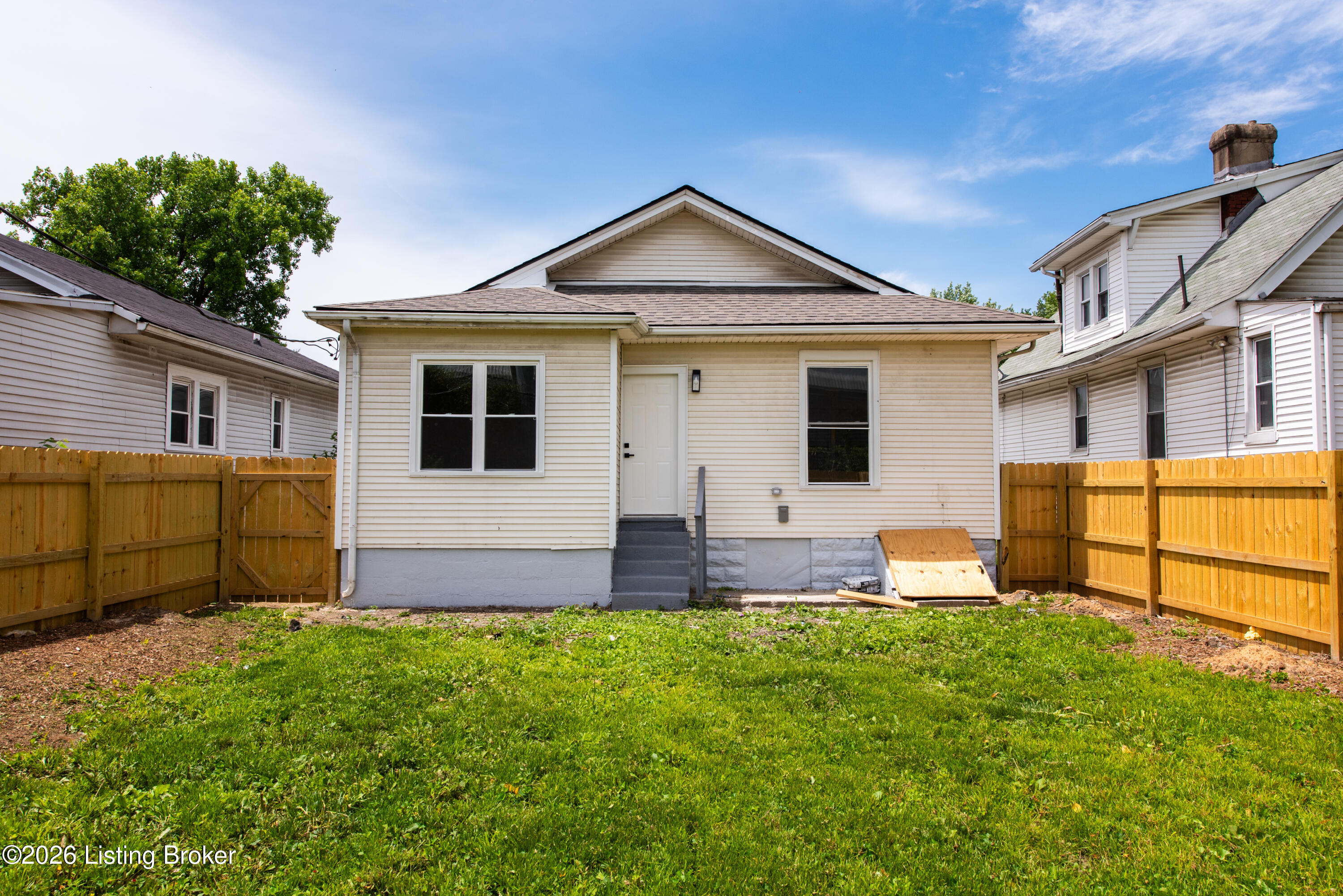 305 N 32nd St