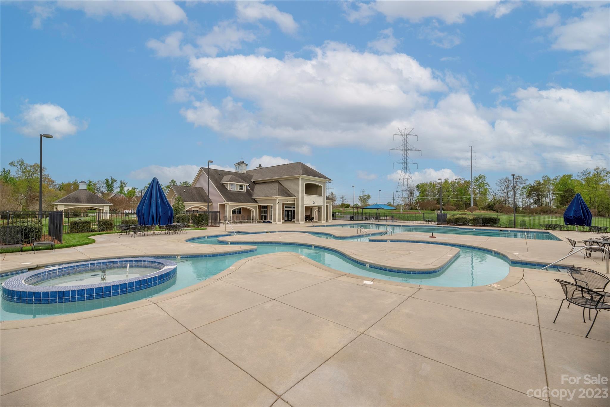 604 Coral Bells Court NW