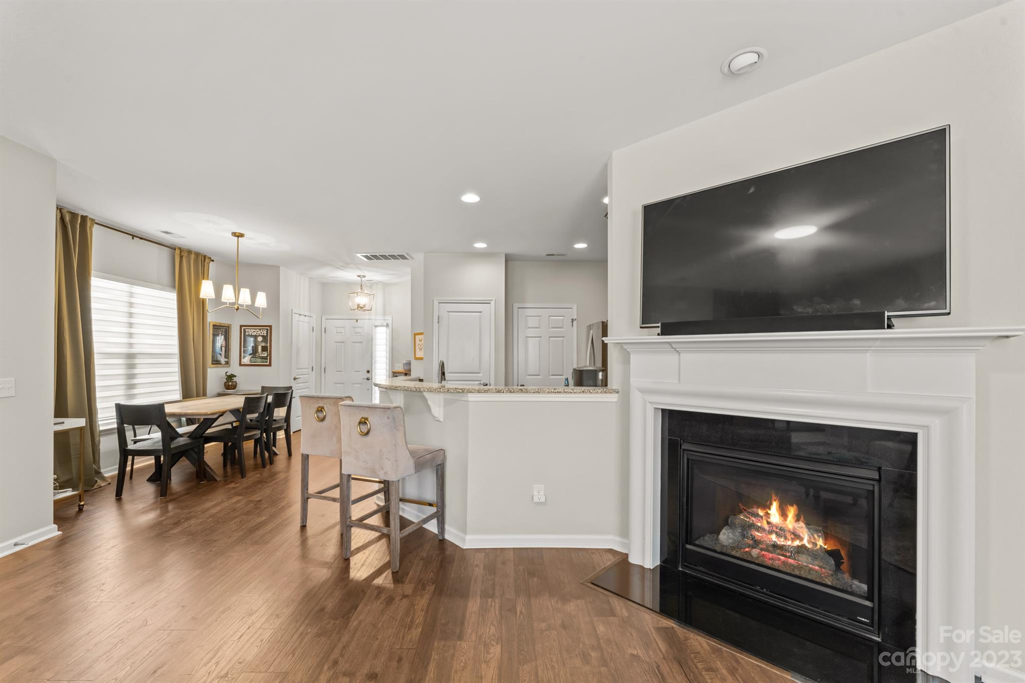6236 Rockefeller Lane