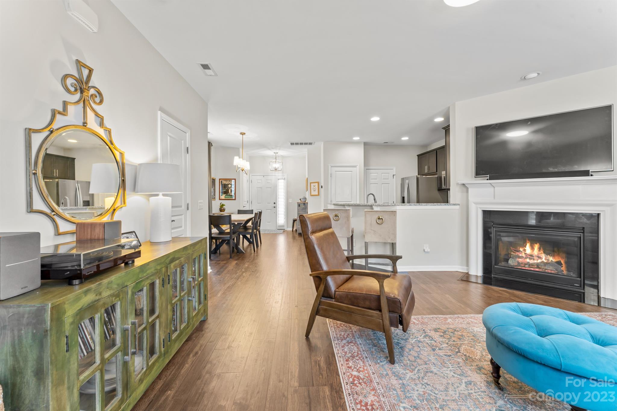 6236 Rockefeller Lane