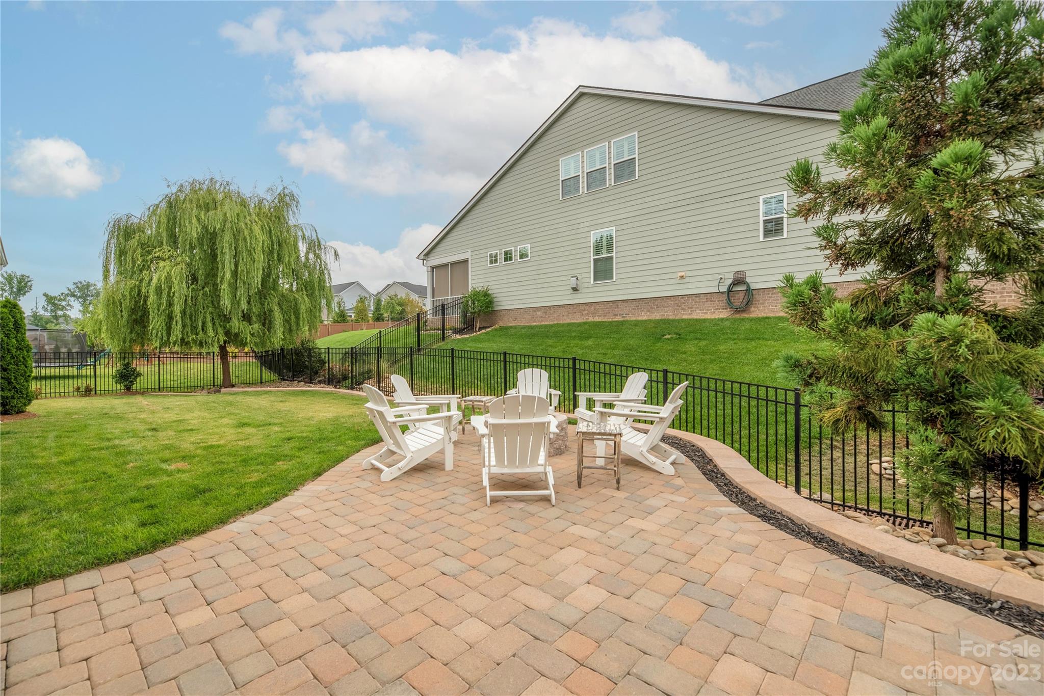 10802 Vanguard Parkway