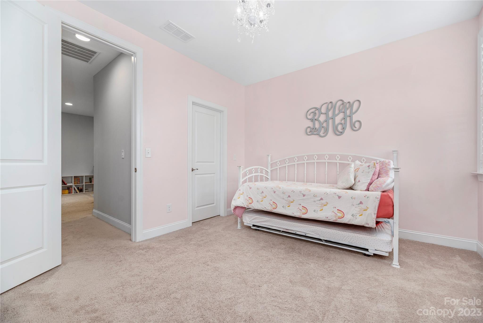 10802 Vanguard Parkway