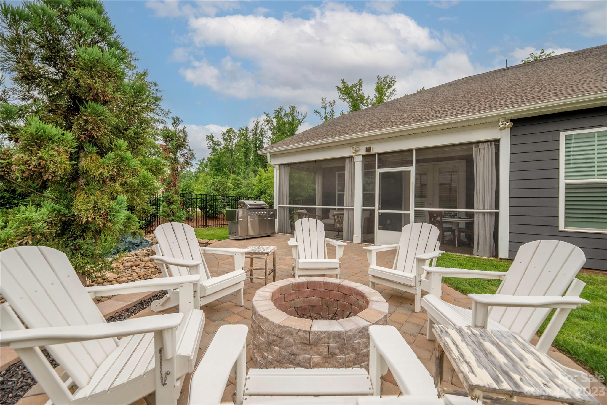 10802 Vanguard Parkway