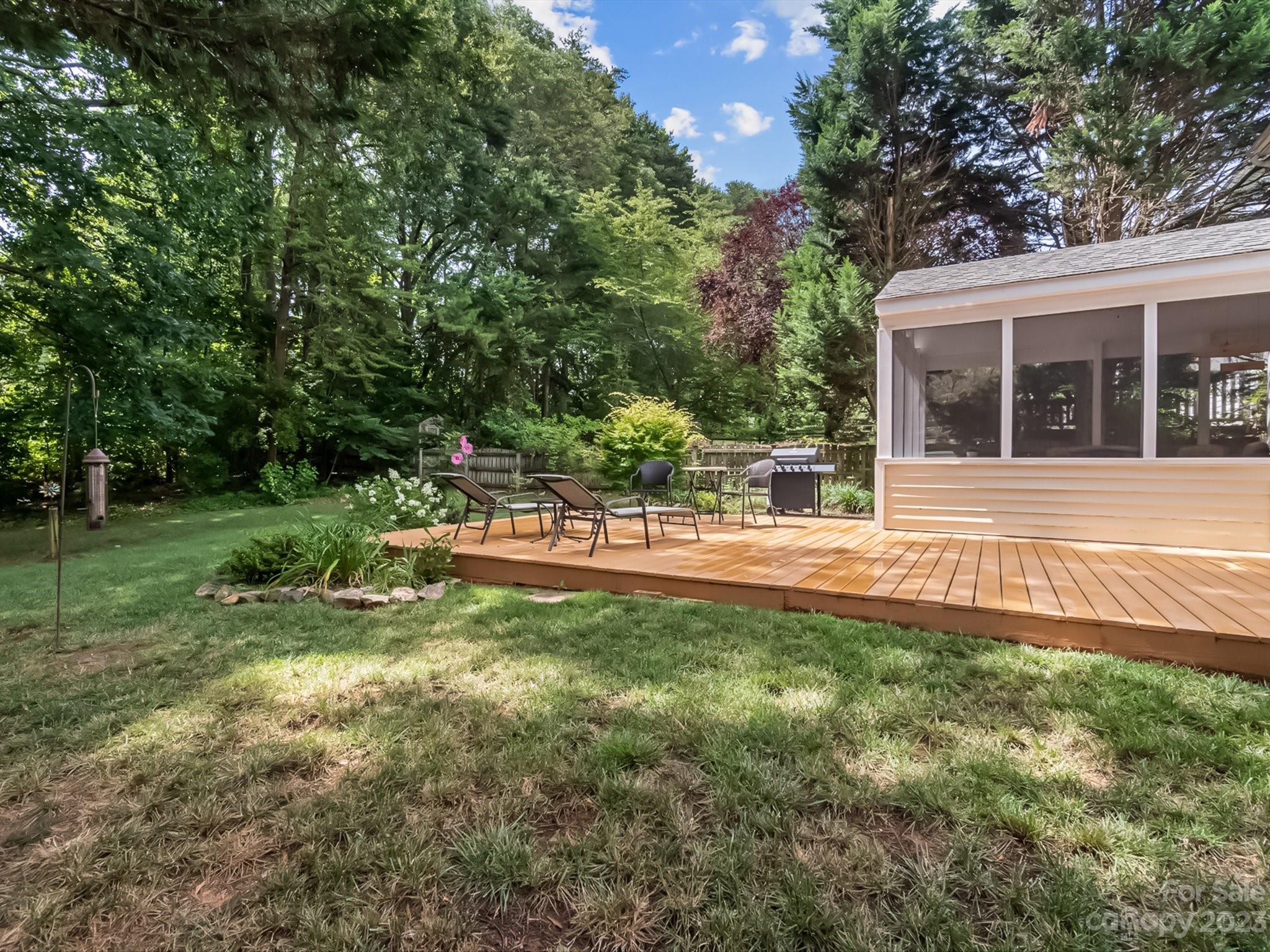 15733 Gathering Oaks Drive