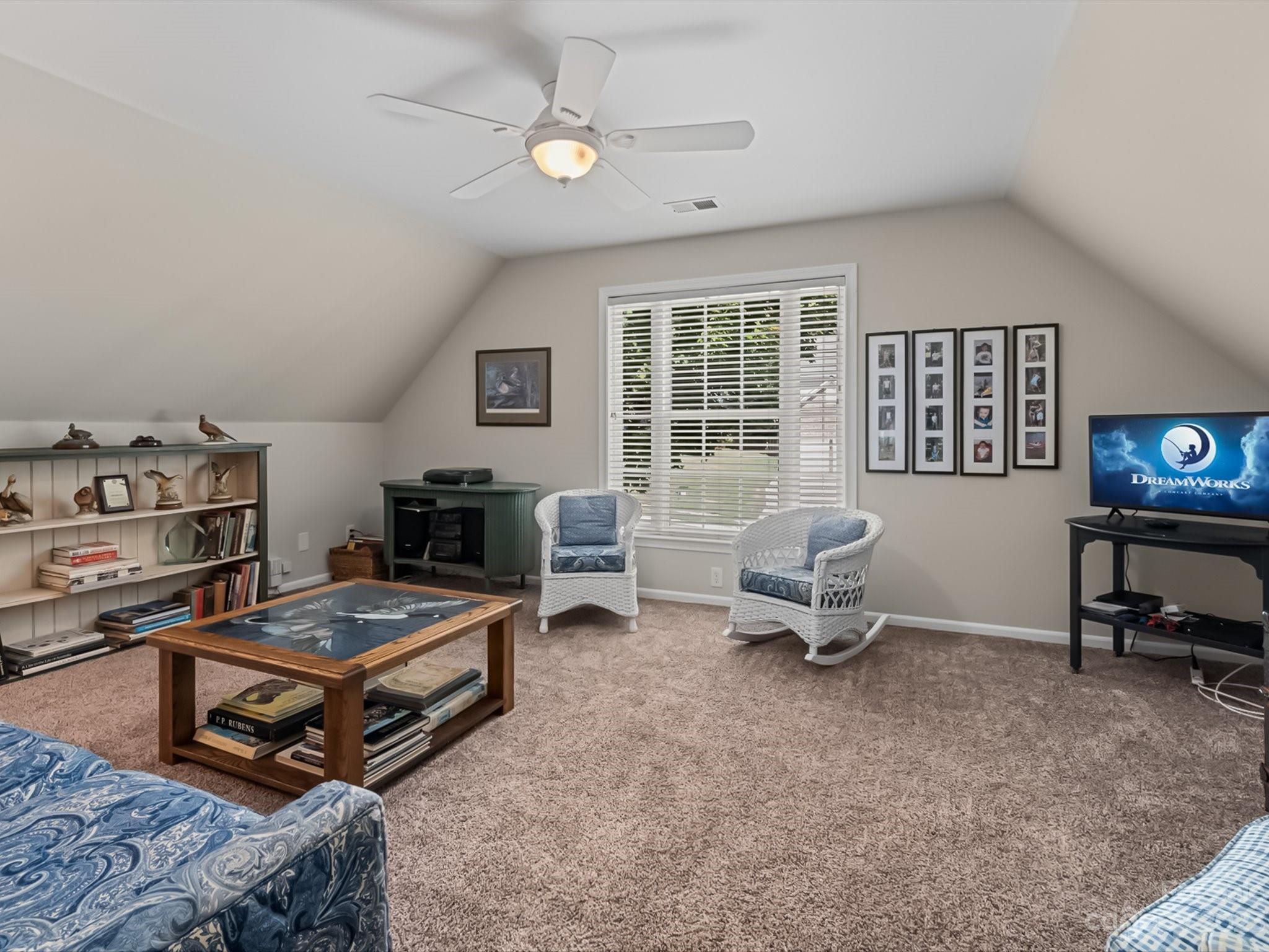 15733 Gathering Oaks Drive