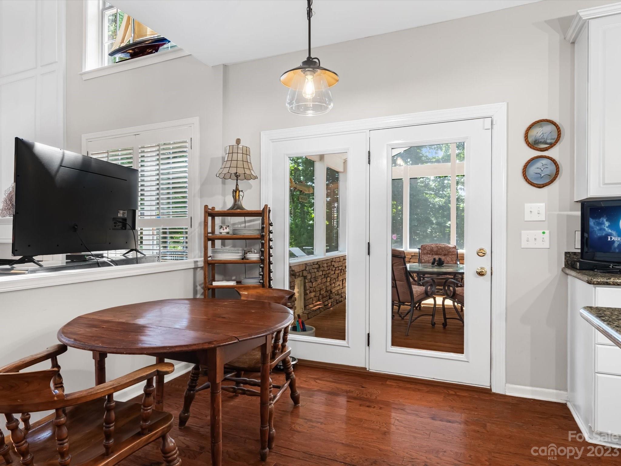 15733 Gathering Oaks Drive