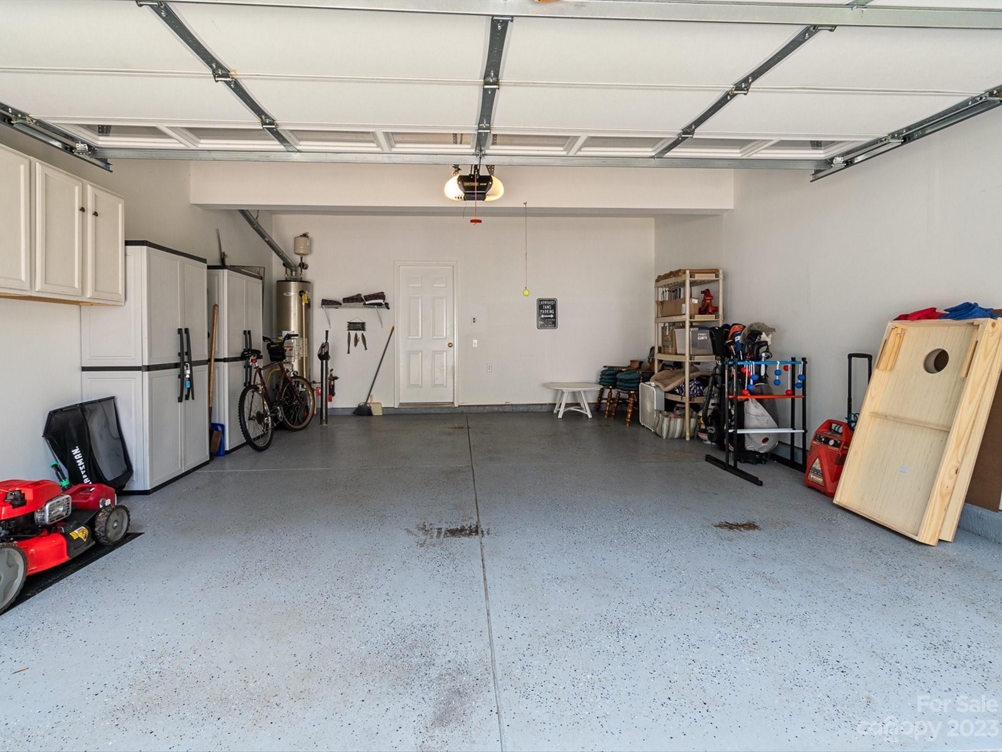 15733 Gathering Oaks Drive