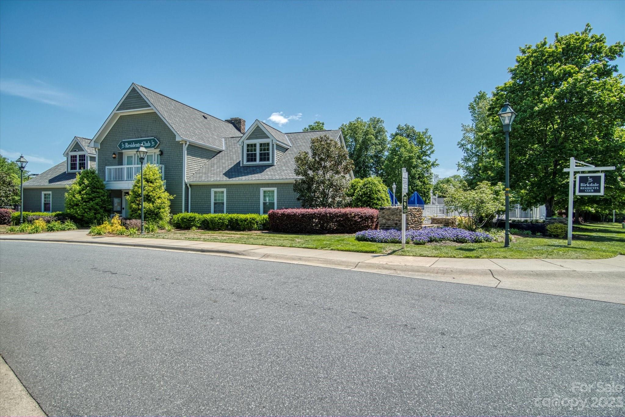 15733 Gathering Oaks Drive