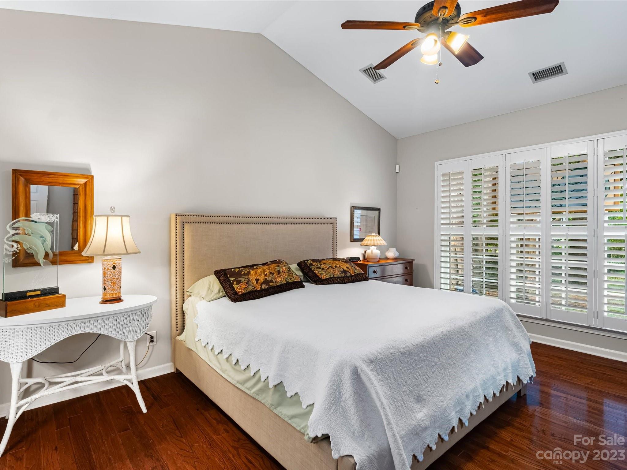 15733 Gathering Oaks Drive