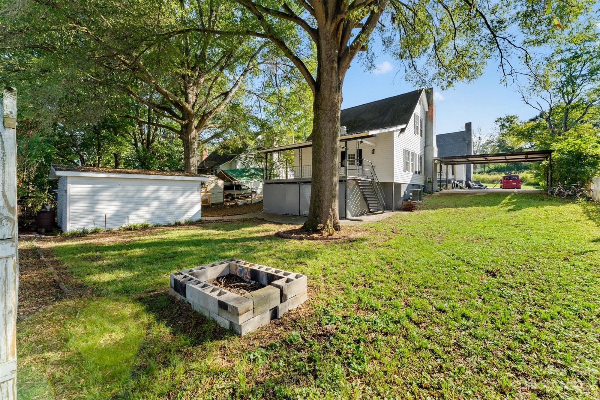 537 Bruton Drive NW