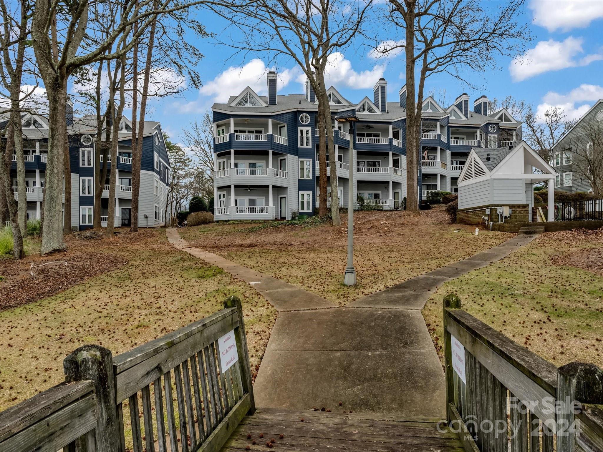 336 Northwest Drive