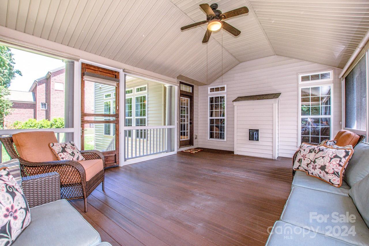 158 Bay Laurel Drive