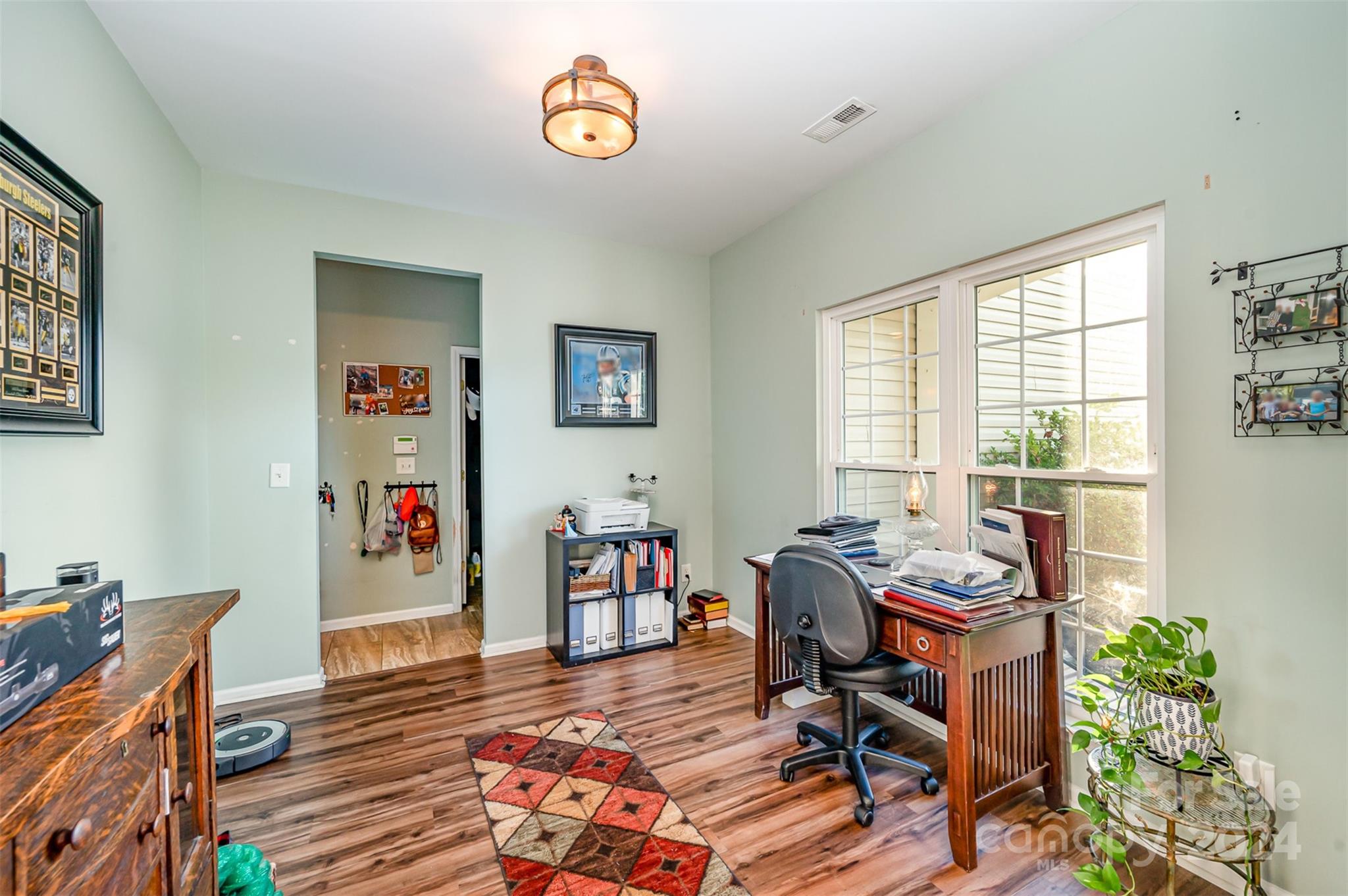 6143 Maple Leaf Avenue