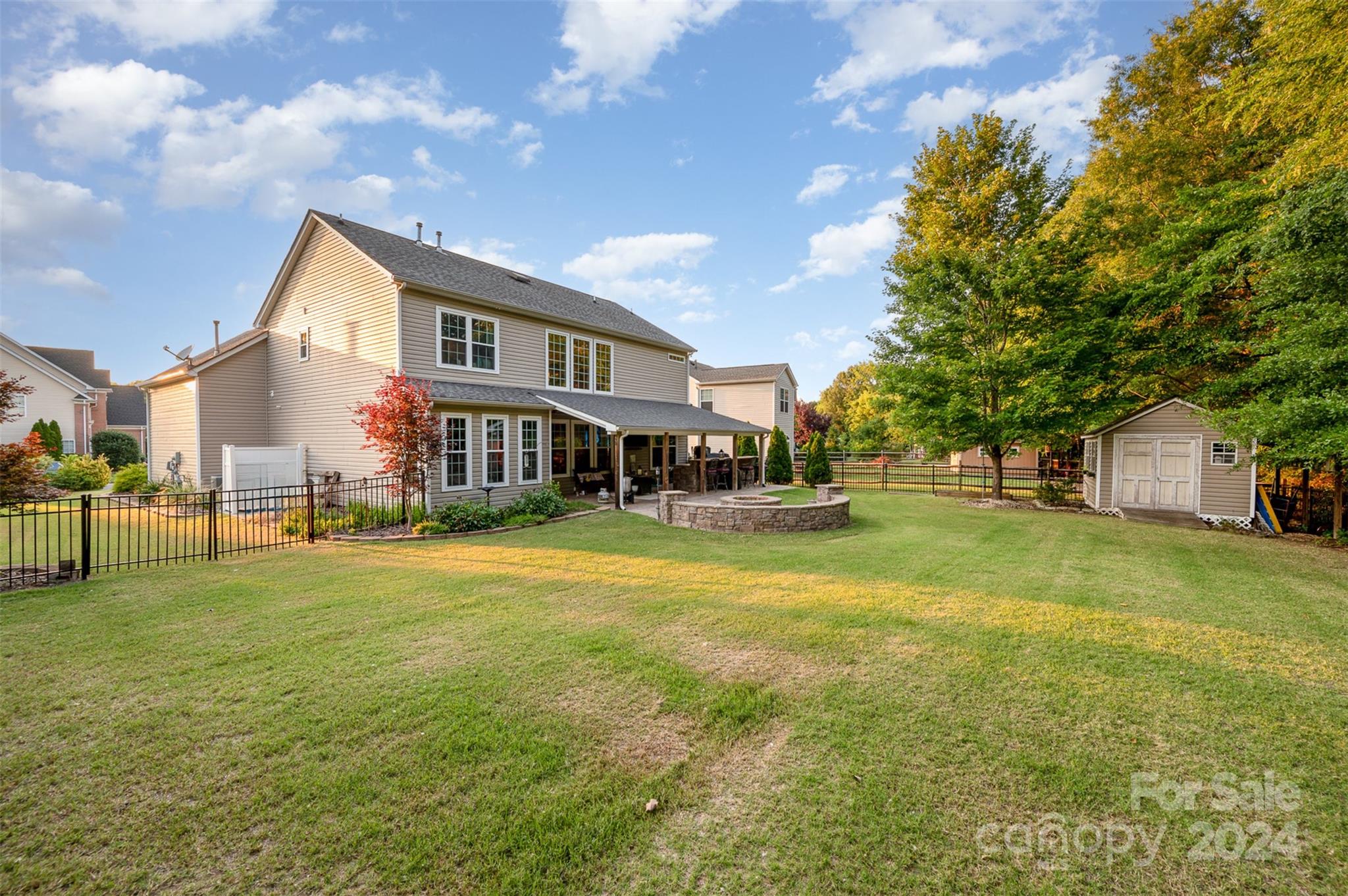 6143 Maple Leaf Avenue