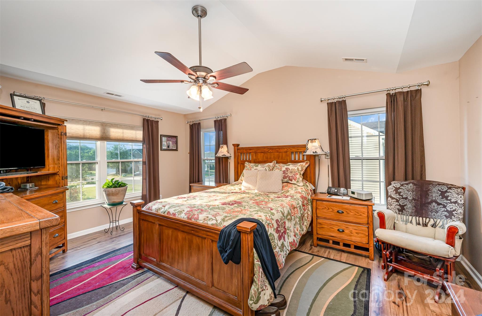 6143 Maple Leaf Avenue