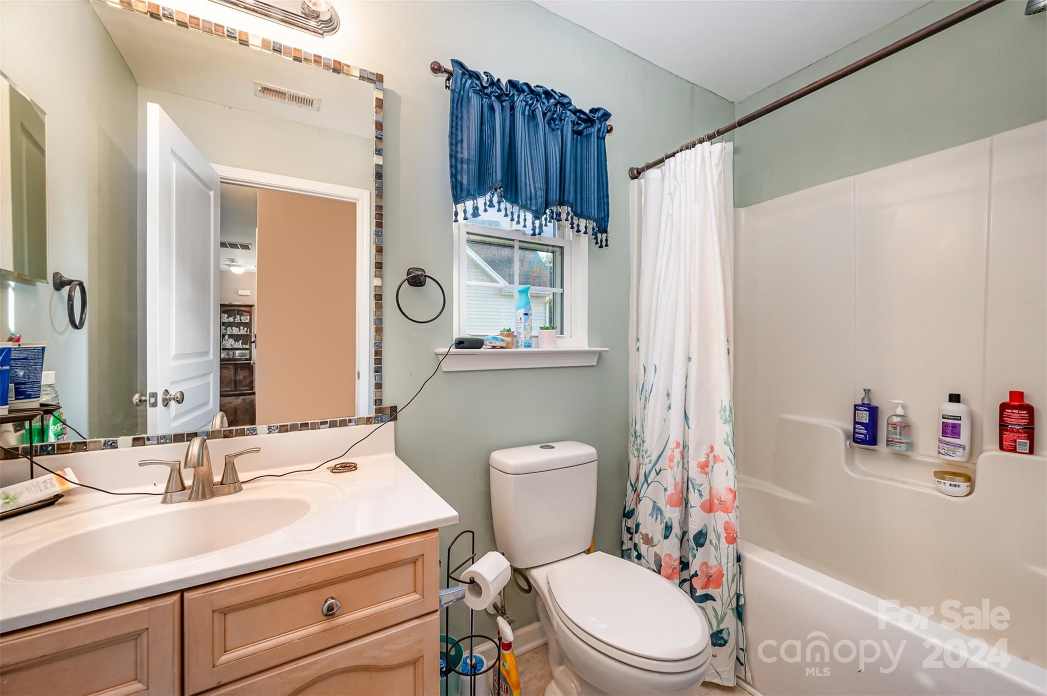 6143 Maple Leaf Avenue