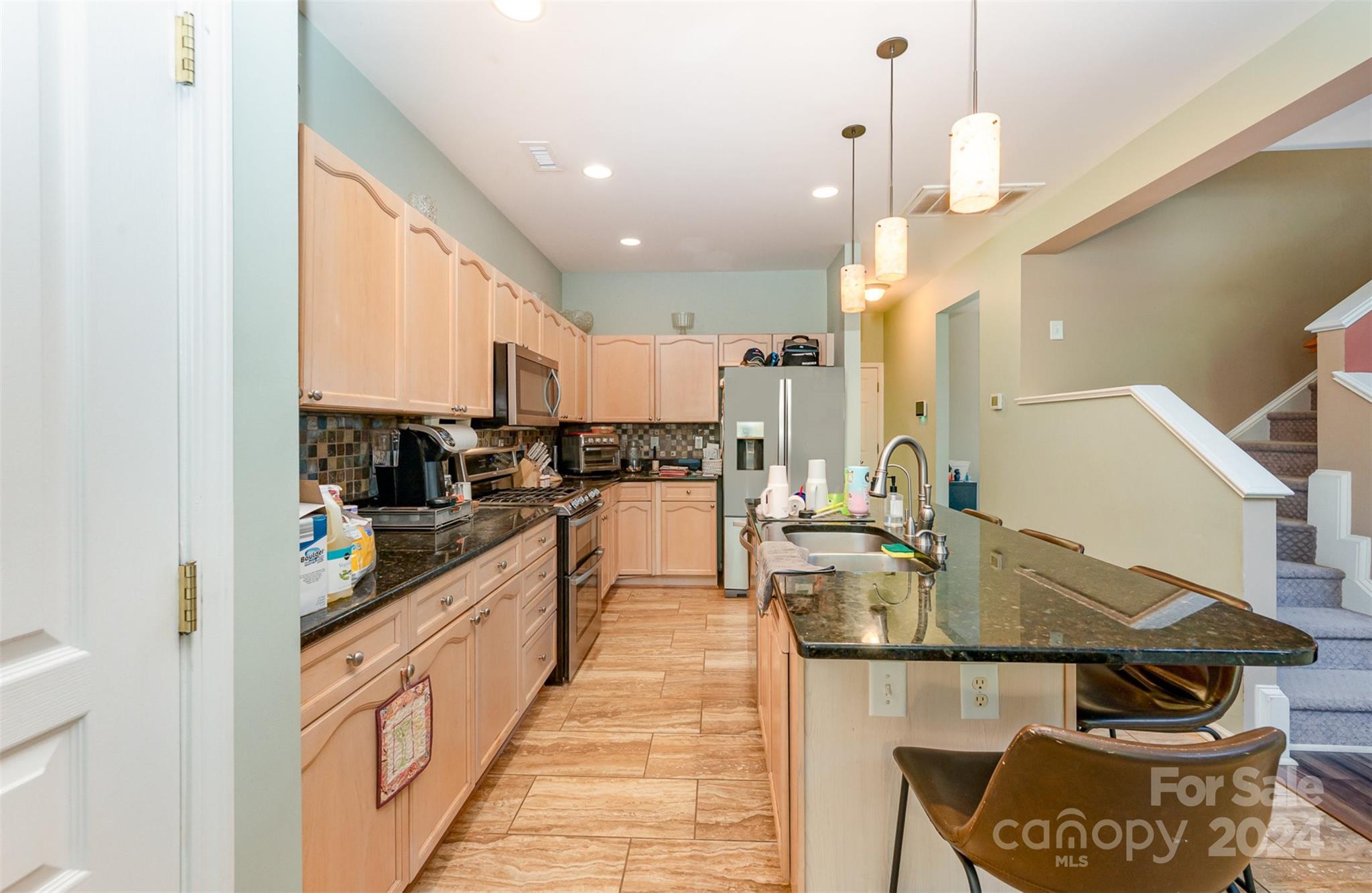 6143 Maple Leaf Avenue