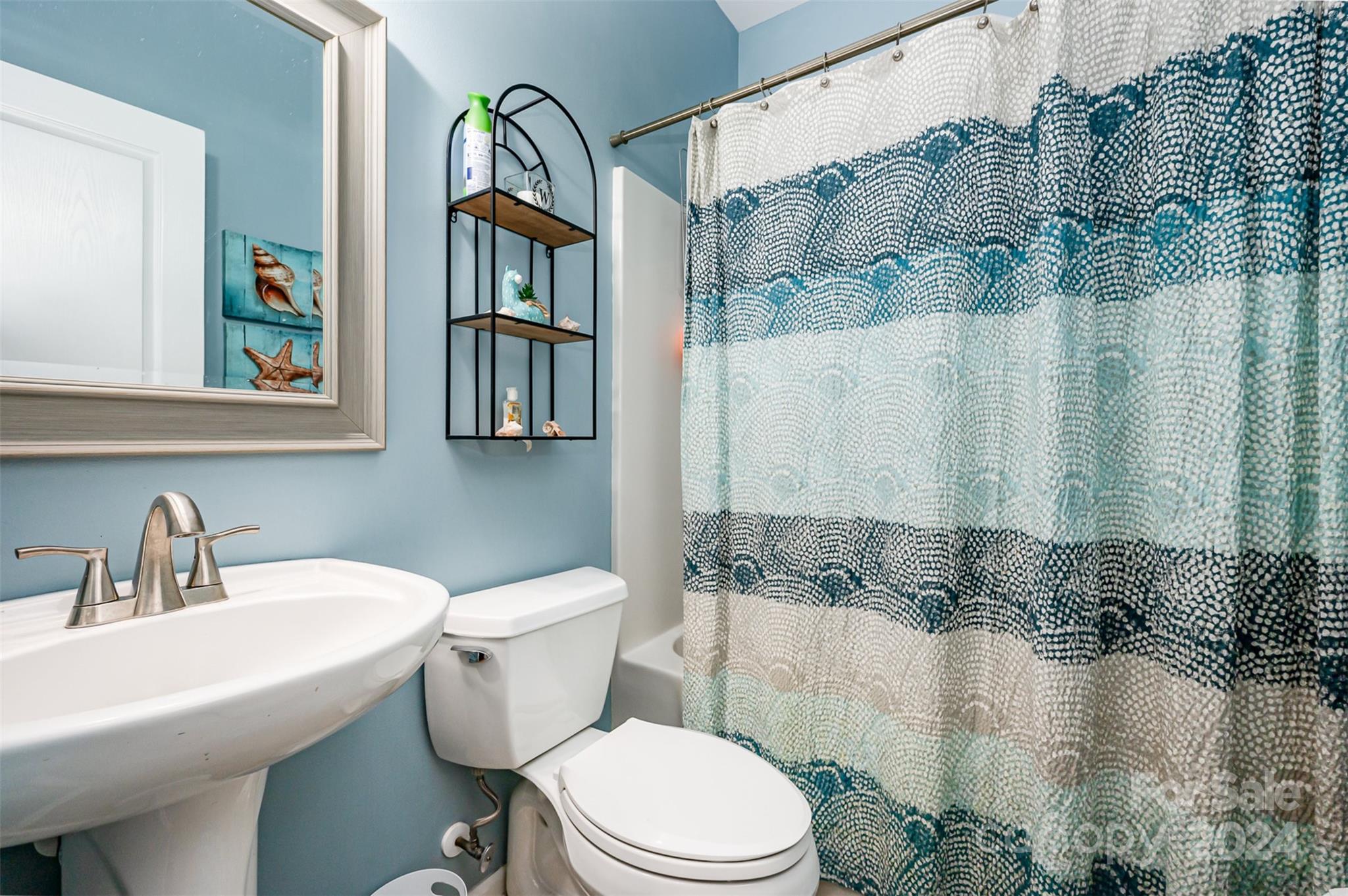 6143 Maple Leaf Avenue