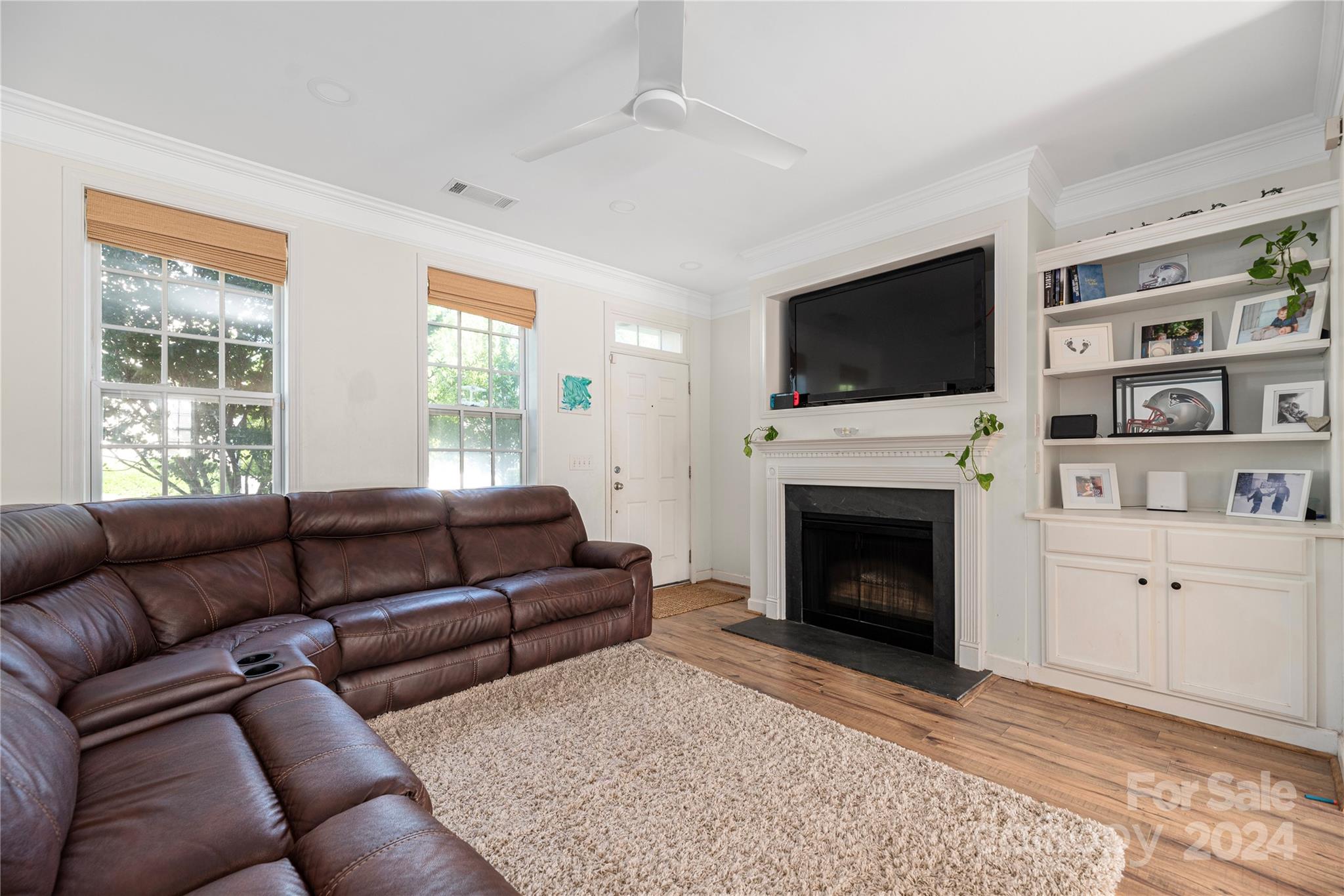 1083 Writers Way