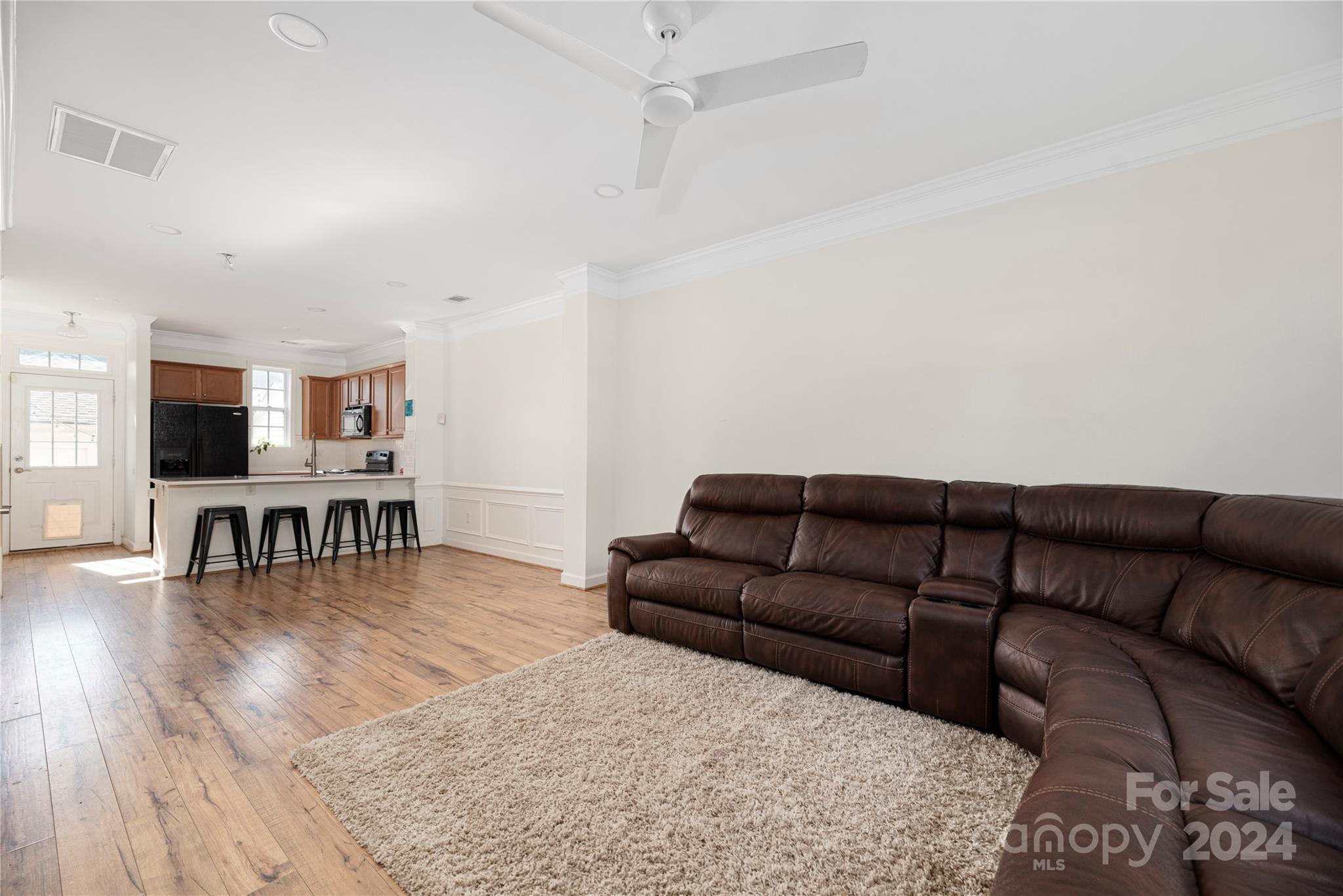 1083 Writers Way