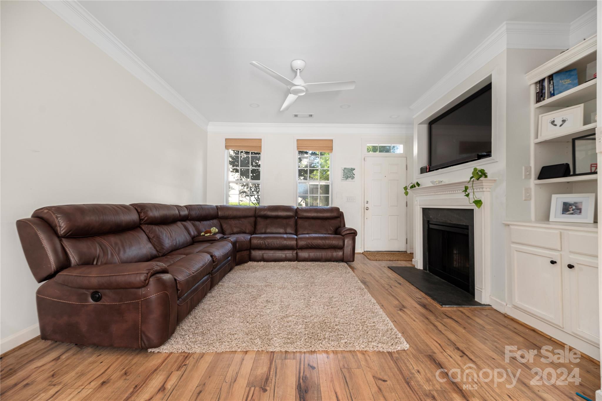 1083 Writers Way