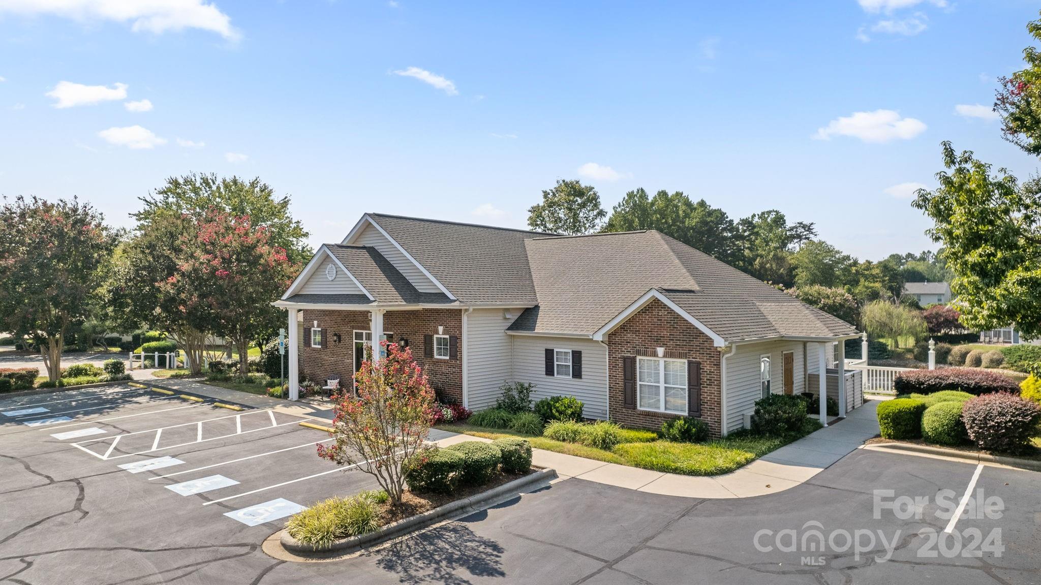 136 Oak Village Parkway