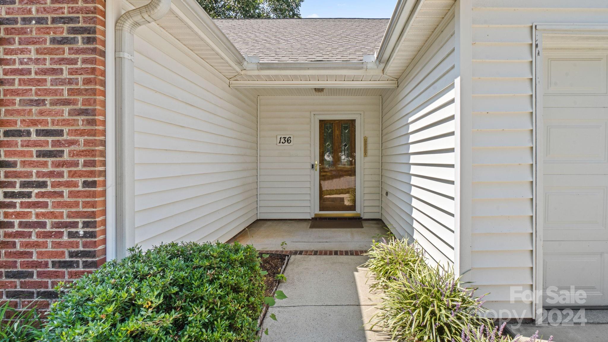 136 Oak Village Parkway