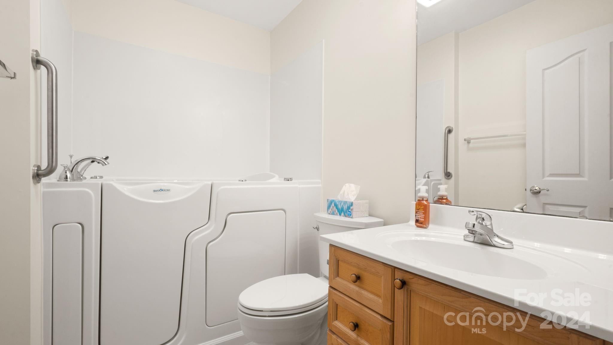 136 Oak Village Parkway