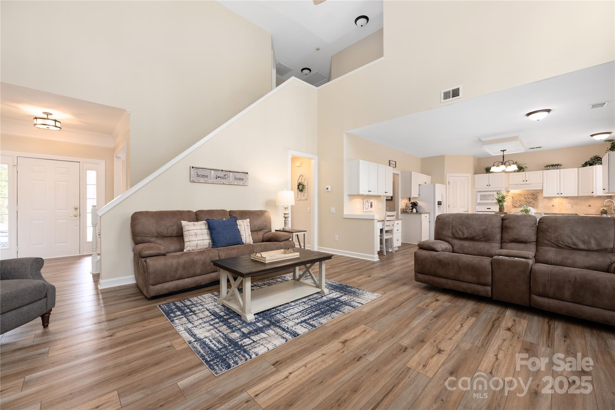 8851 Glenside Street