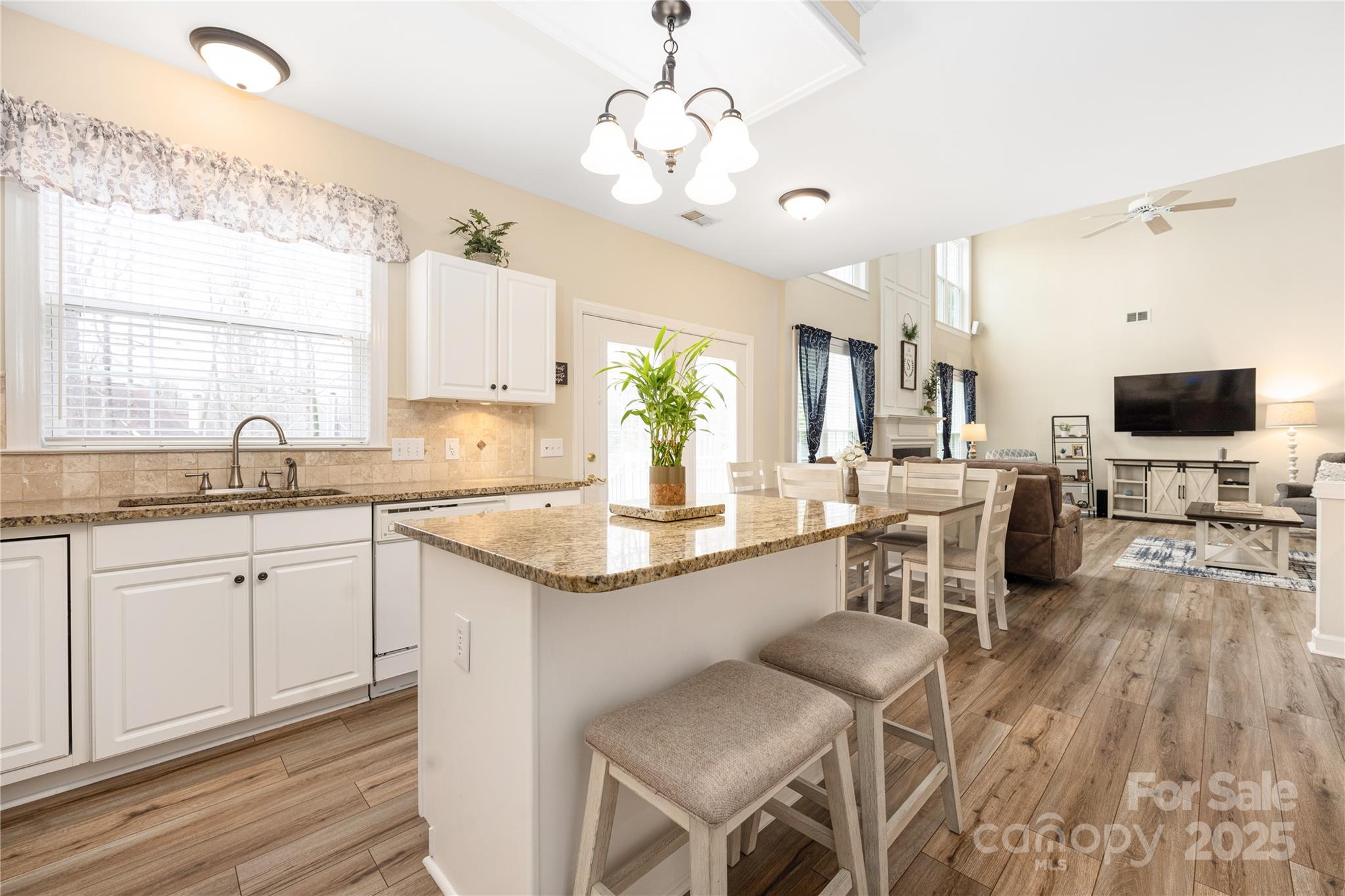 8851 Glenside Street