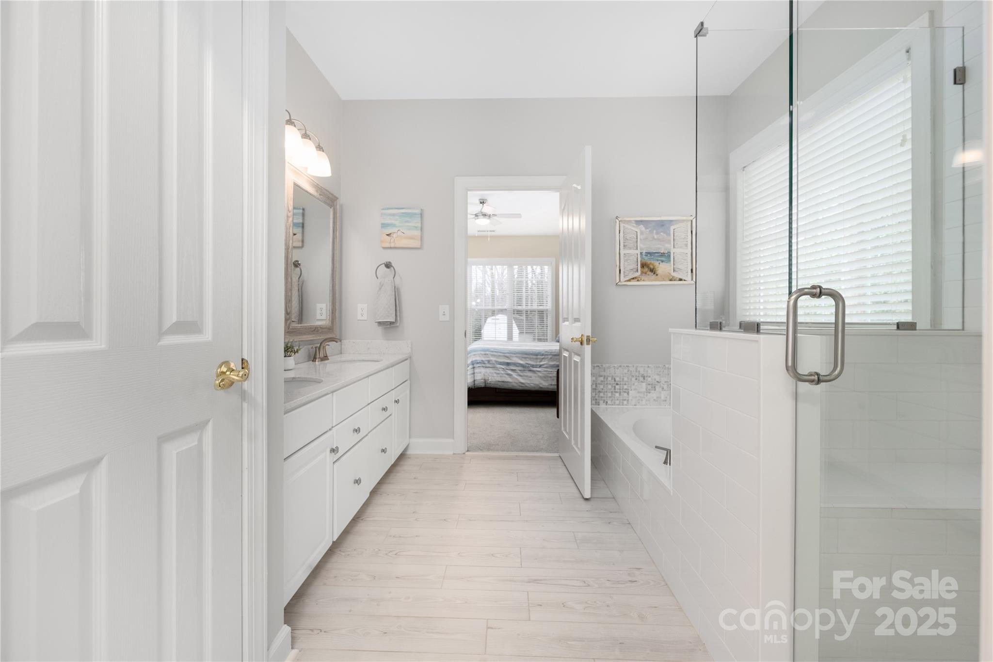 8851 Glenside Street