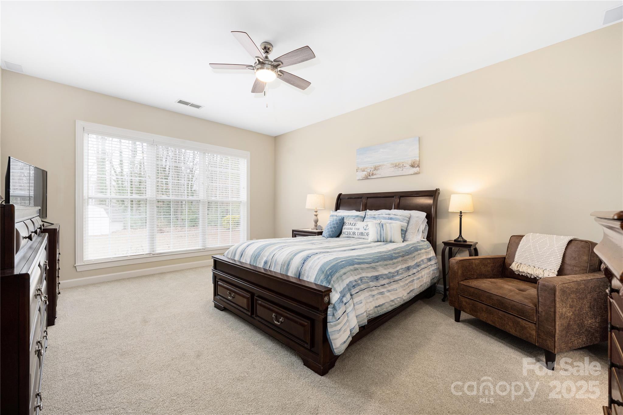 8851 Glenside Street