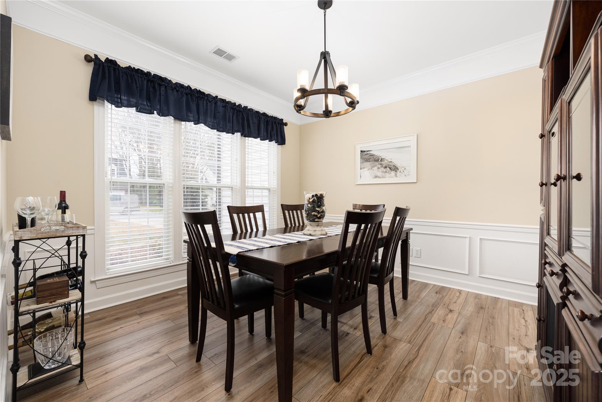 8851 Glenside Street