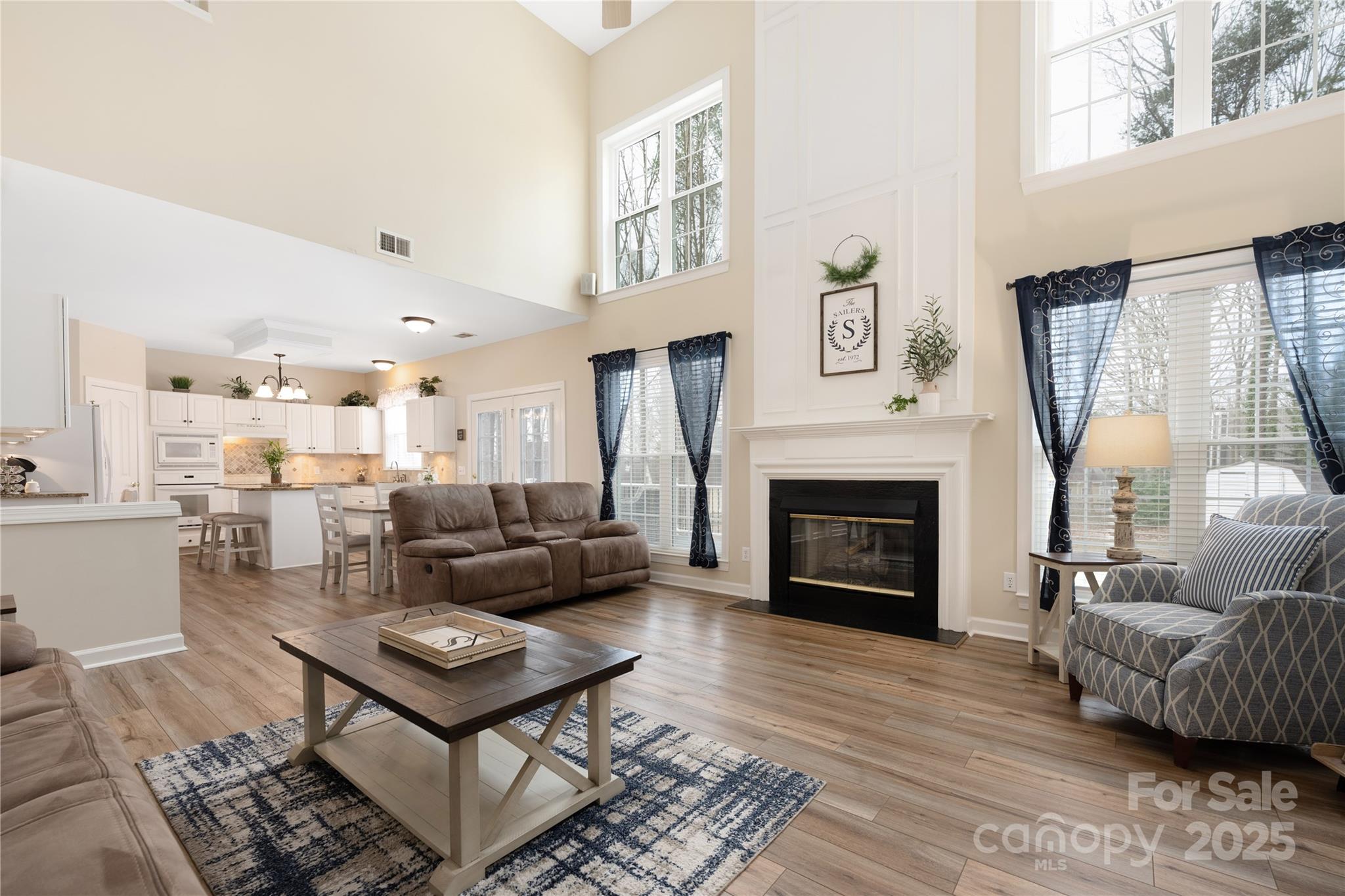 8851 Glenside Street