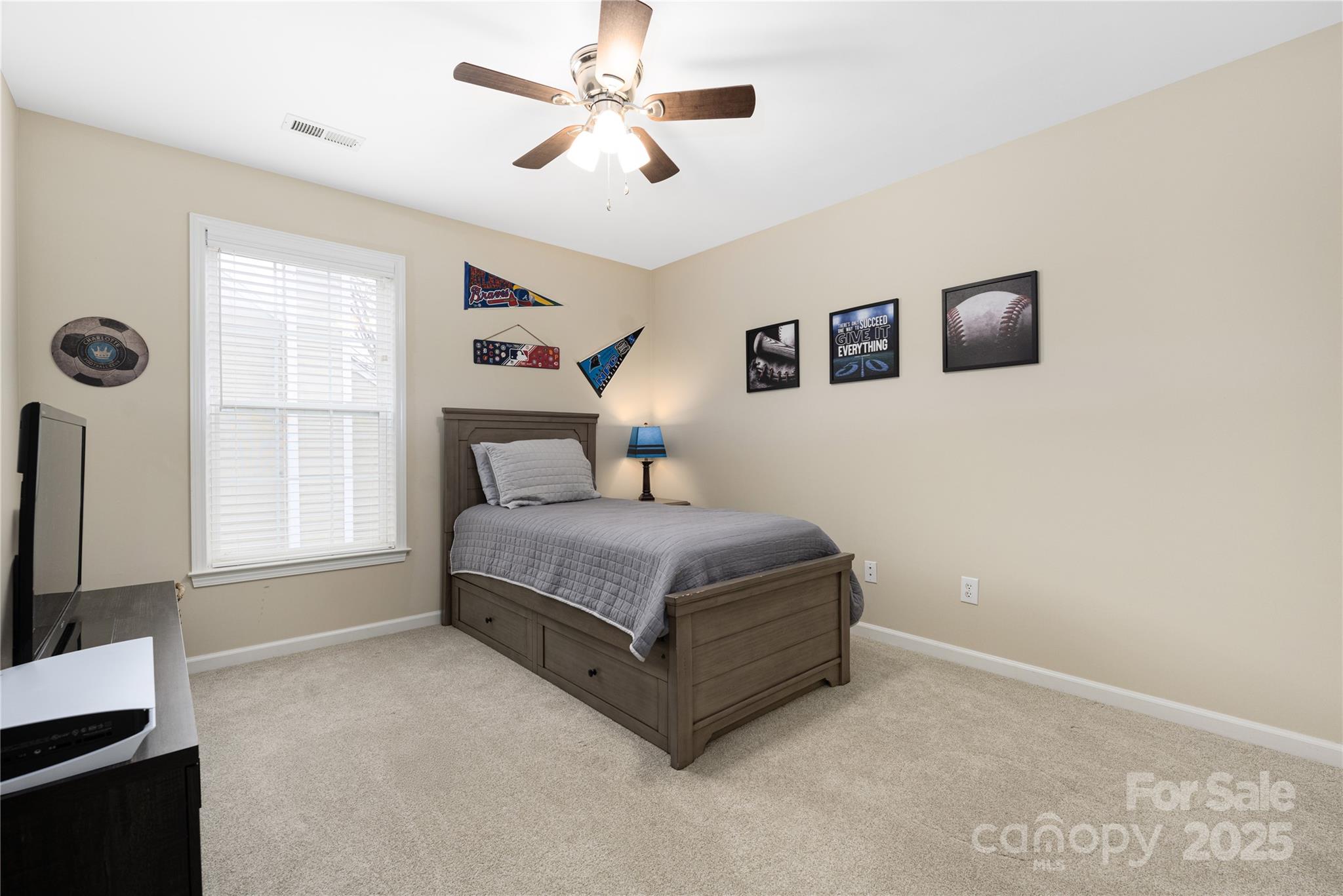 8851 Glenside Street