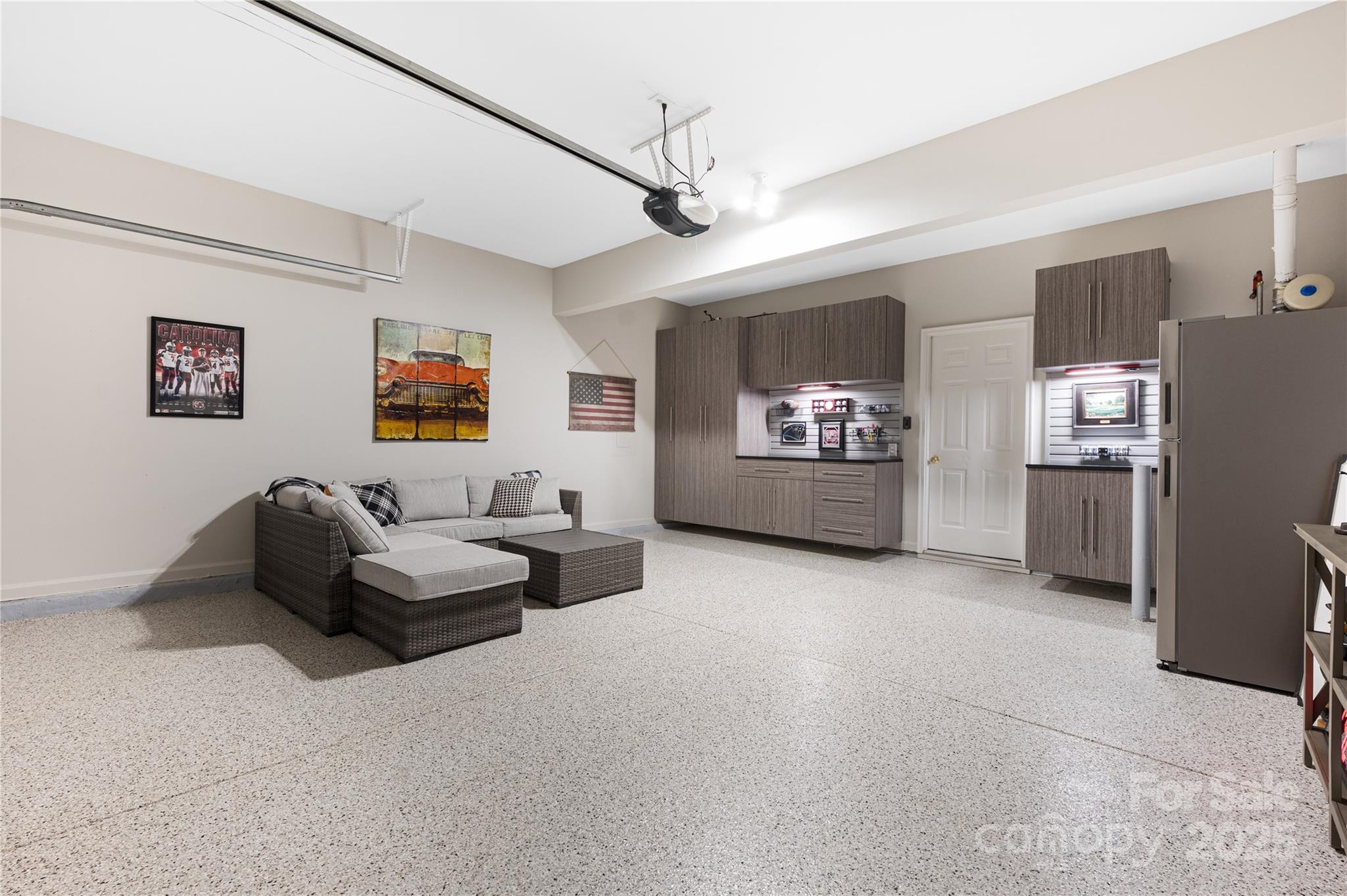 8851 Glenside Street