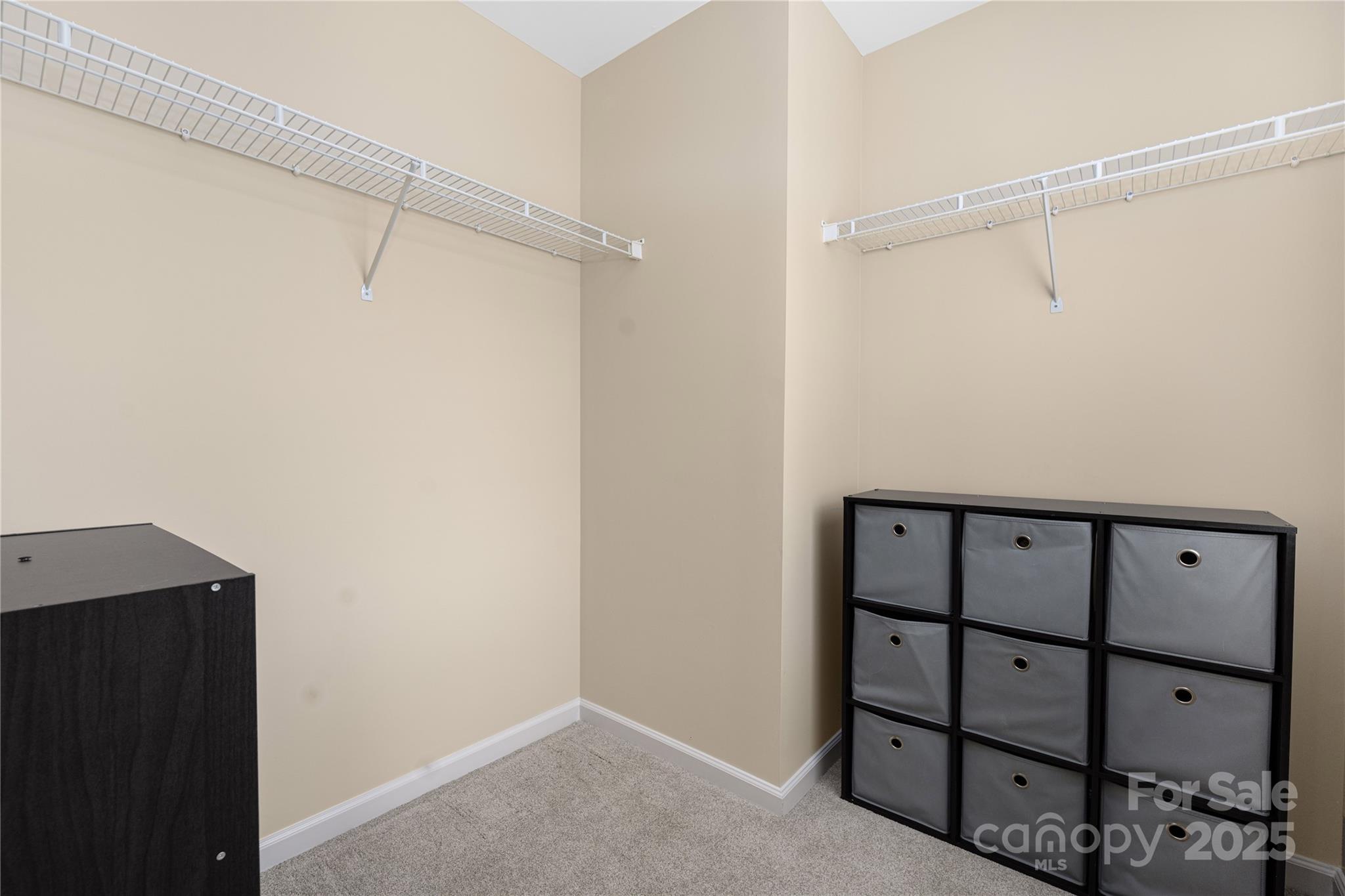 8851 Glenside Street