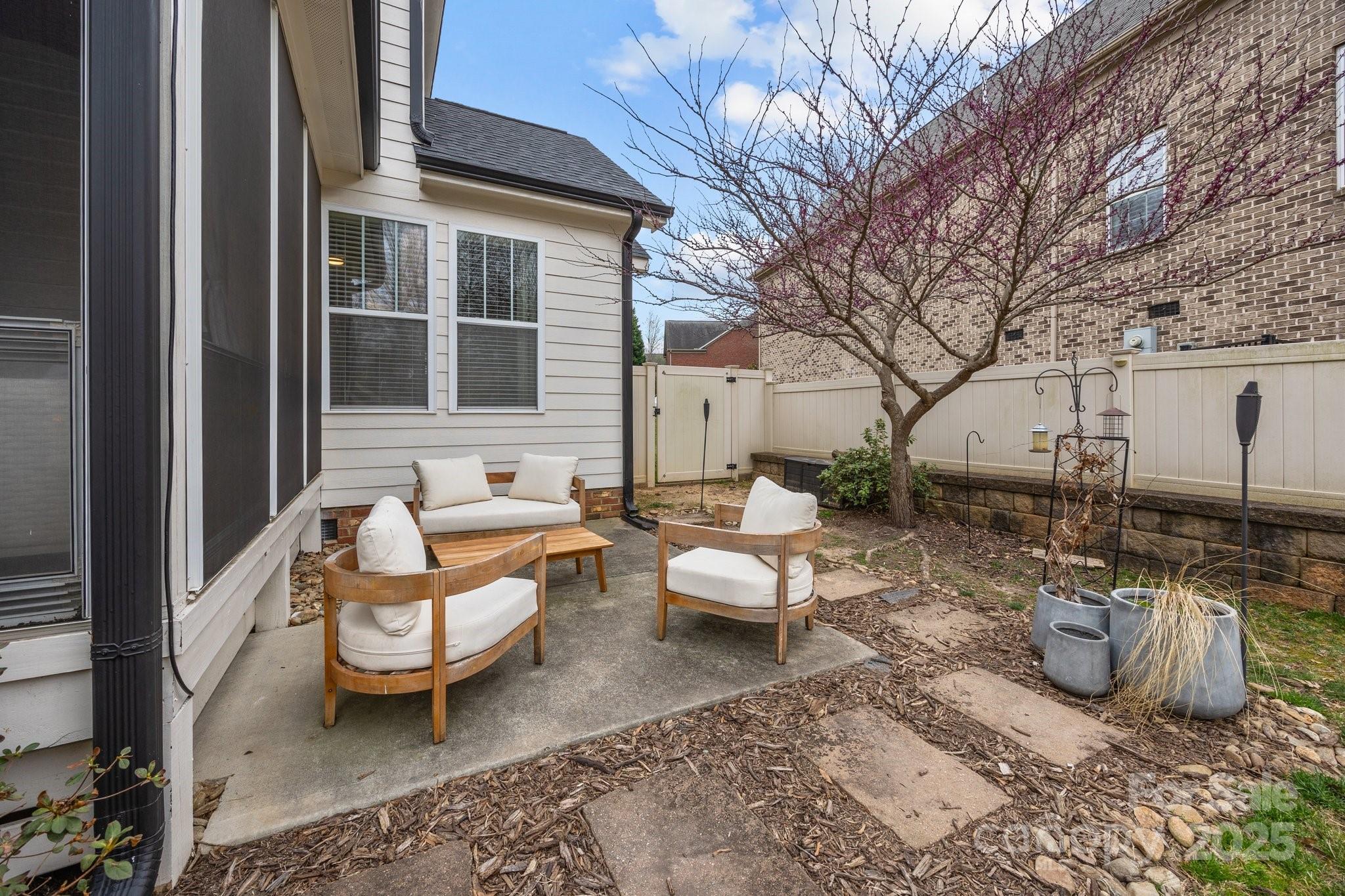 10011 Roosevelt Drive