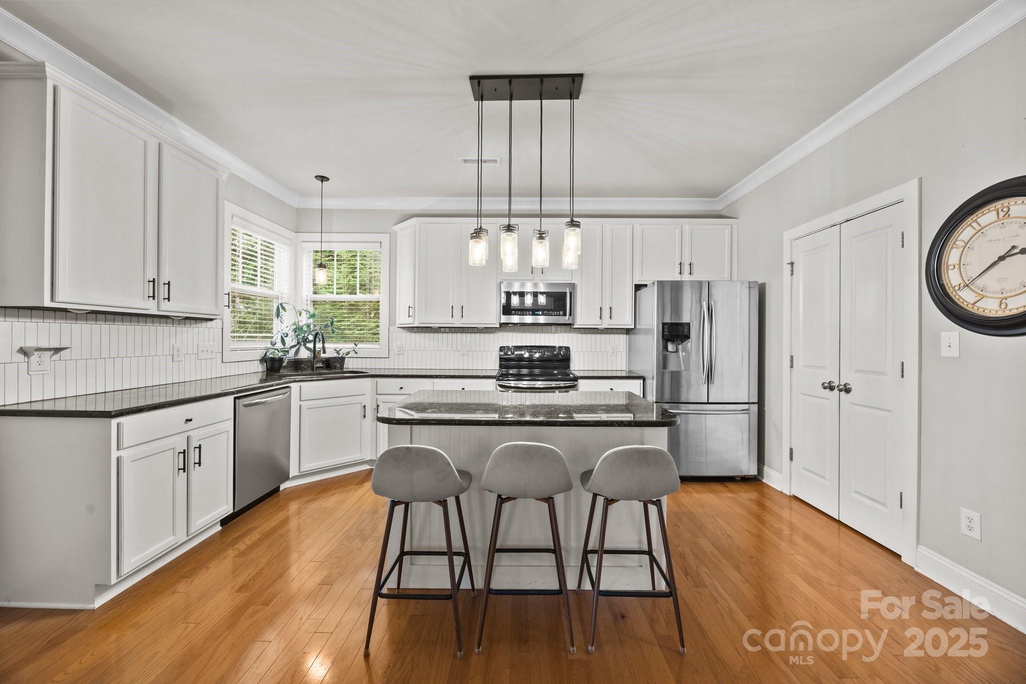 10011 Roosevelt Drive